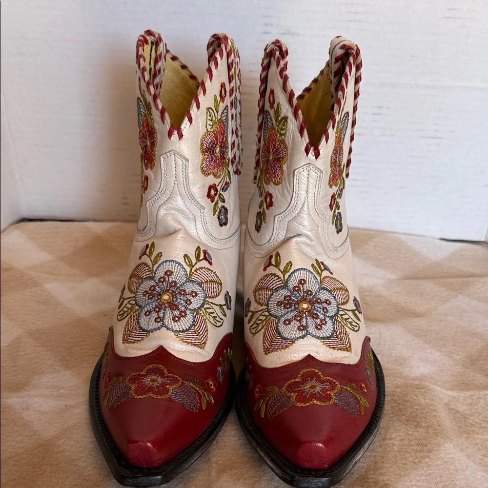 Embroidered Floral Western Boots - Red and Cream - Picture 2 of 7
